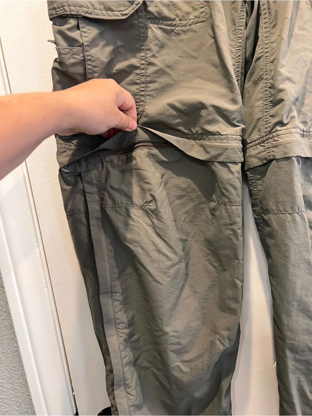 REI Co-op Men’s Convertible Hiking Pants Size Medium M 34L Zip Off Cargo Grey